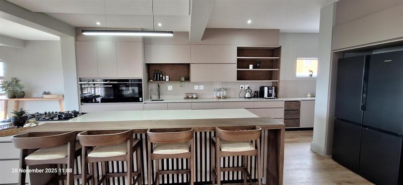 5 Bedroom Property for Sale in Outeniqua Strand Western Cape